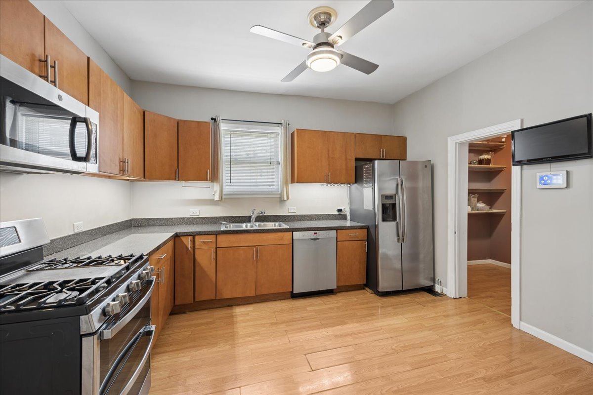 4817 W Dakin Street Property Photo 6