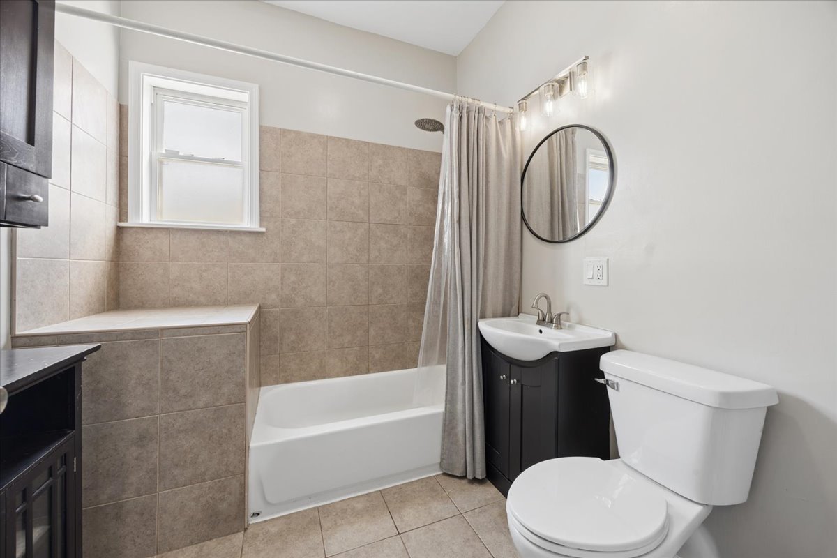 4817 W Dakin Street Property Photo 10