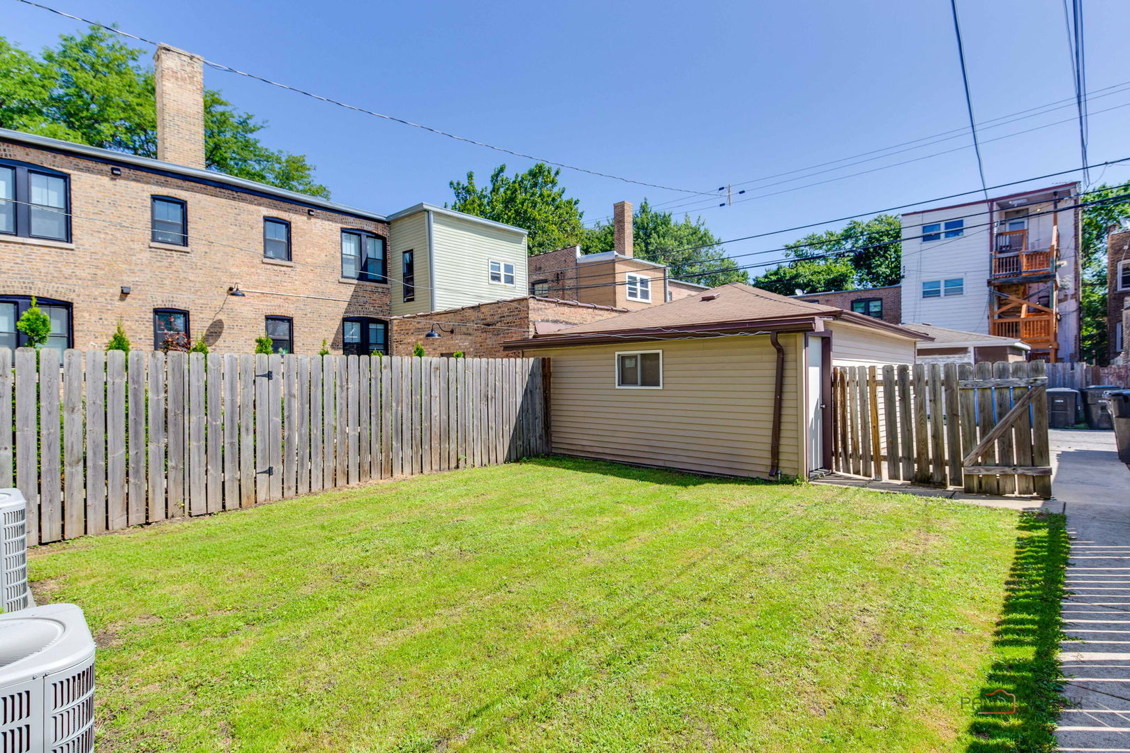 5653 N Talman Avenue Property Photo 6