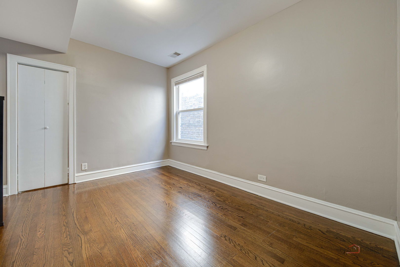 5653 N Talman Avenue Property Photo 23