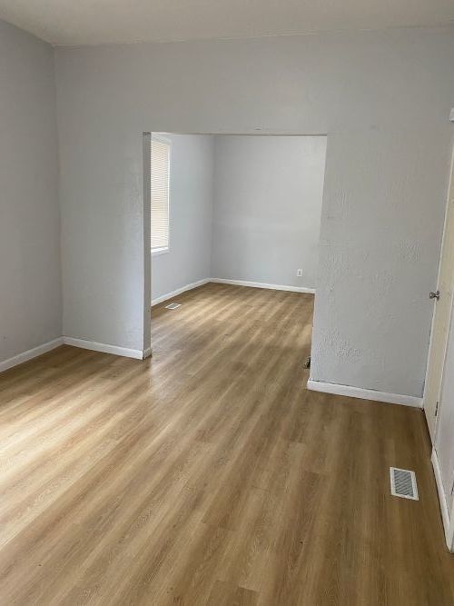 11809 S Lafayette Avenue Property Photo 3