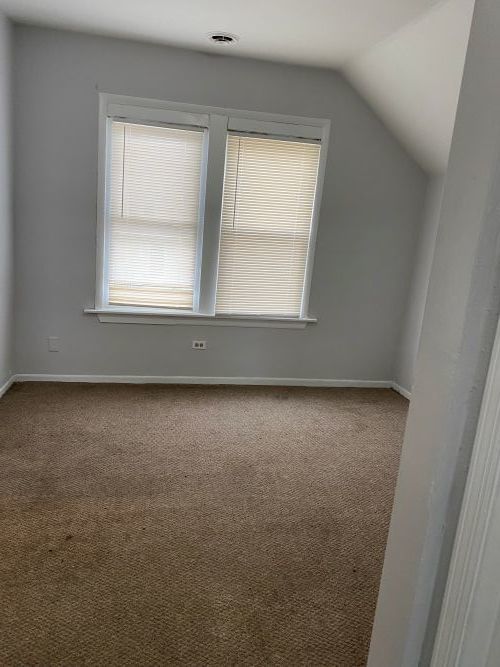 11809 S Lafayette Avenue Property Photo 9