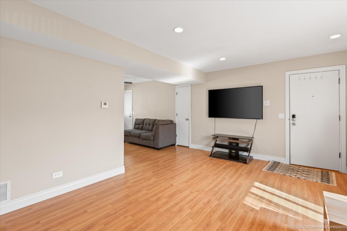 8510 W Catherine Avenue 3s Property Photo 2