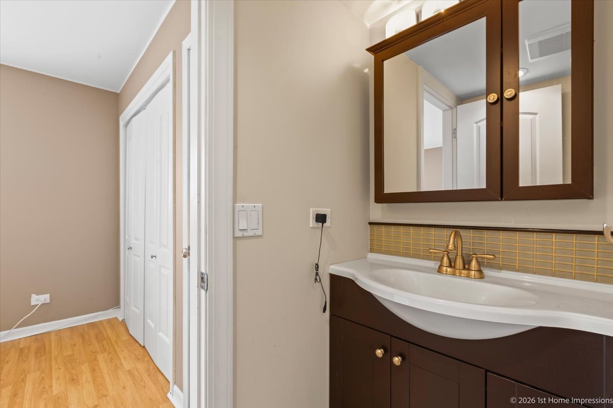 8510 W Catherine Avenue 3s Property Photo 5