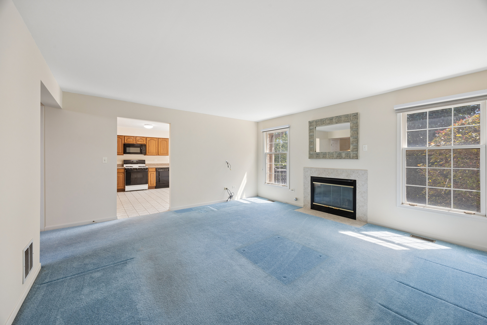 14143 Norwich Lane Property Photo 8