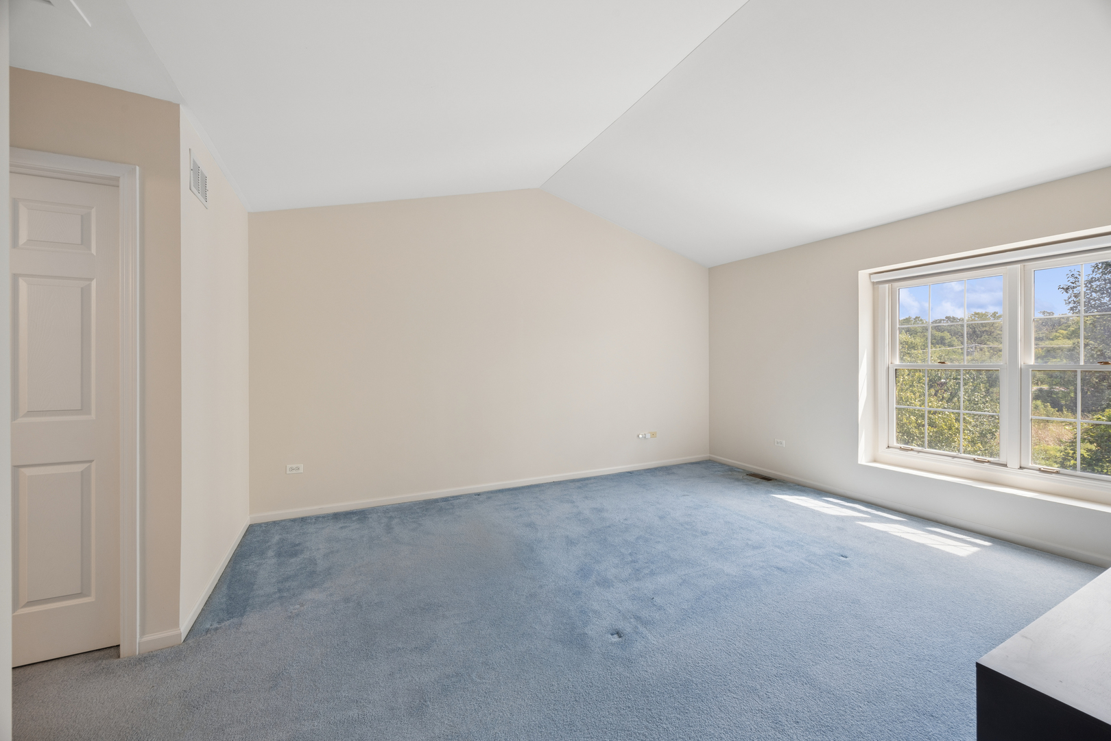 14143 Norwich Lane Property Photo 17
