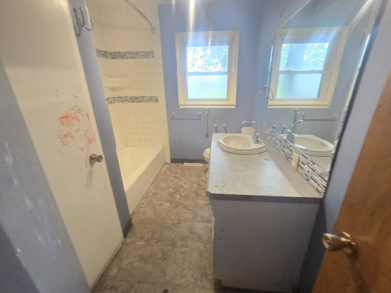 308 N West Street Property Photo 4
