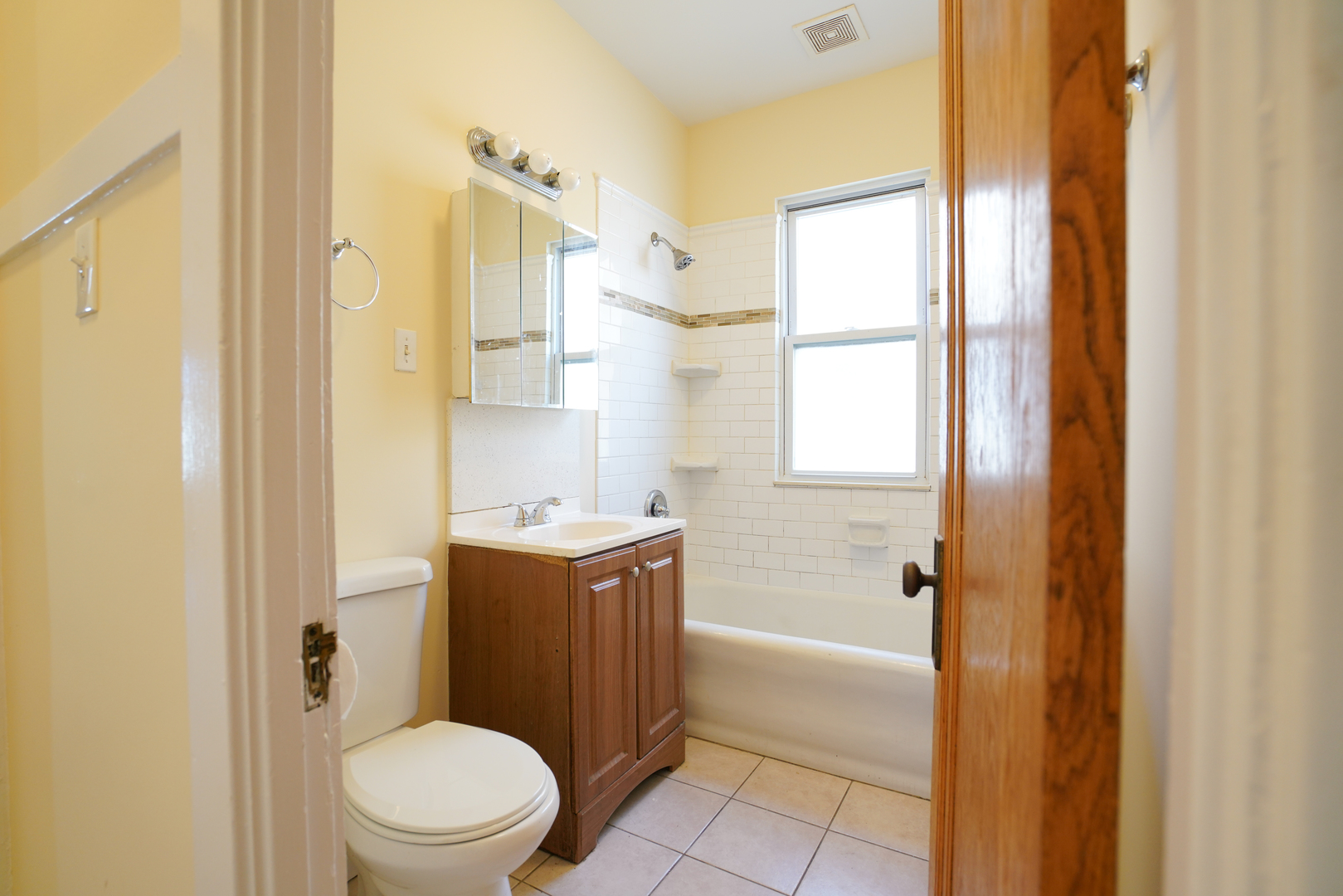 3328 N Springfield Avenue Property Photo 4