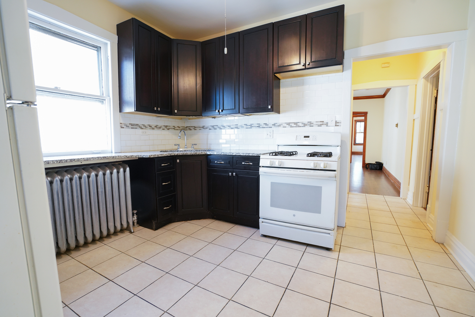 3328 N Springfield Avenue Property Photo 9