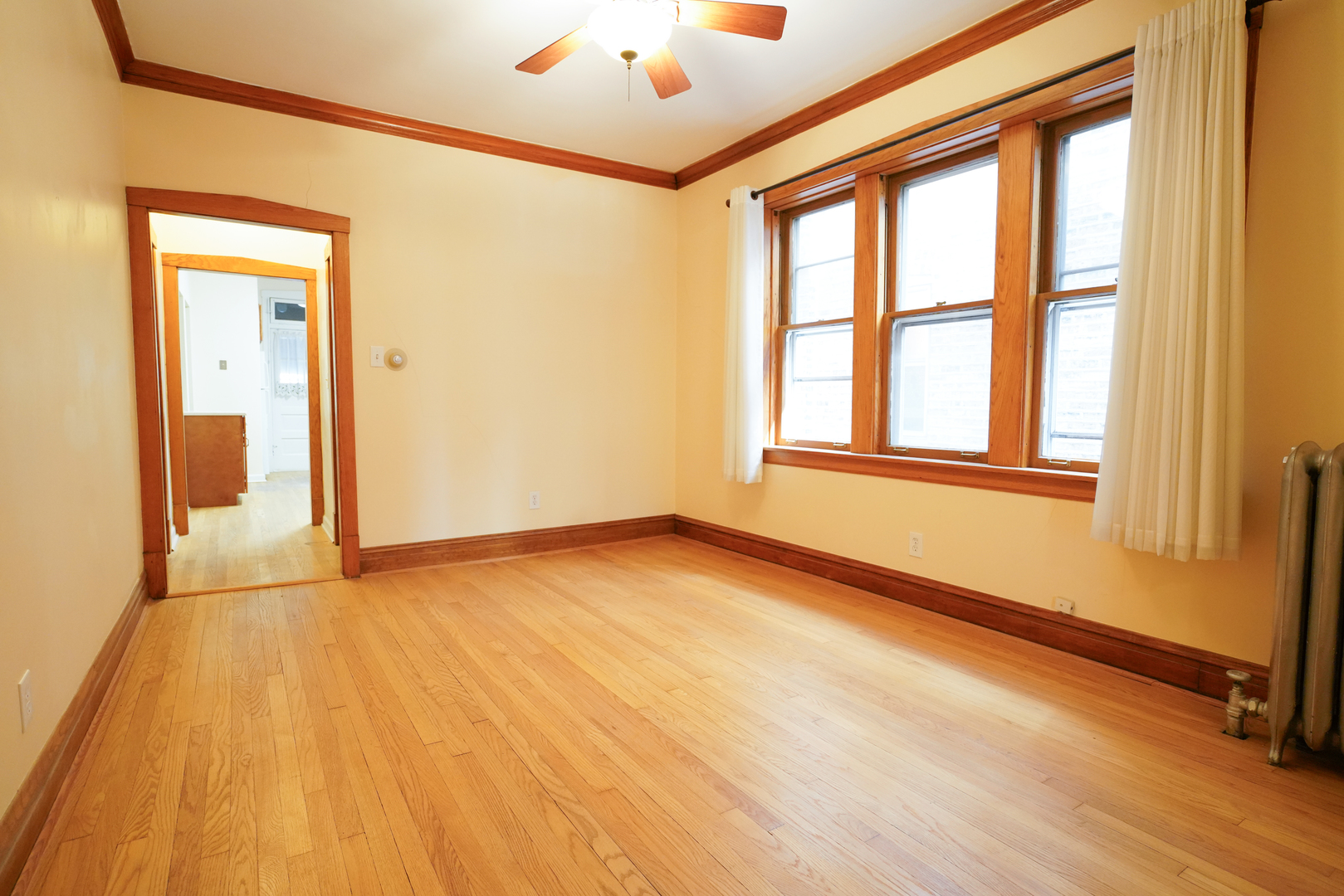 3328 N Springfield Avenue Property Photo 13