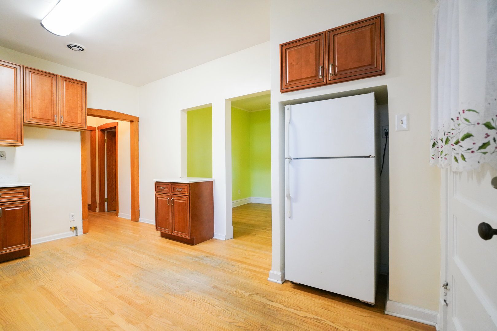 3328 N Springfield Avenue Property Photo 18