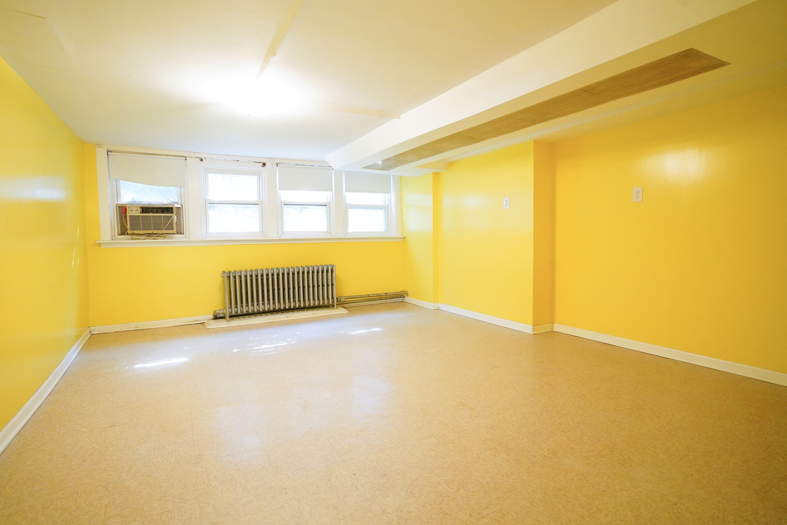 3328 N Springfield Avenue Property Photo 20
