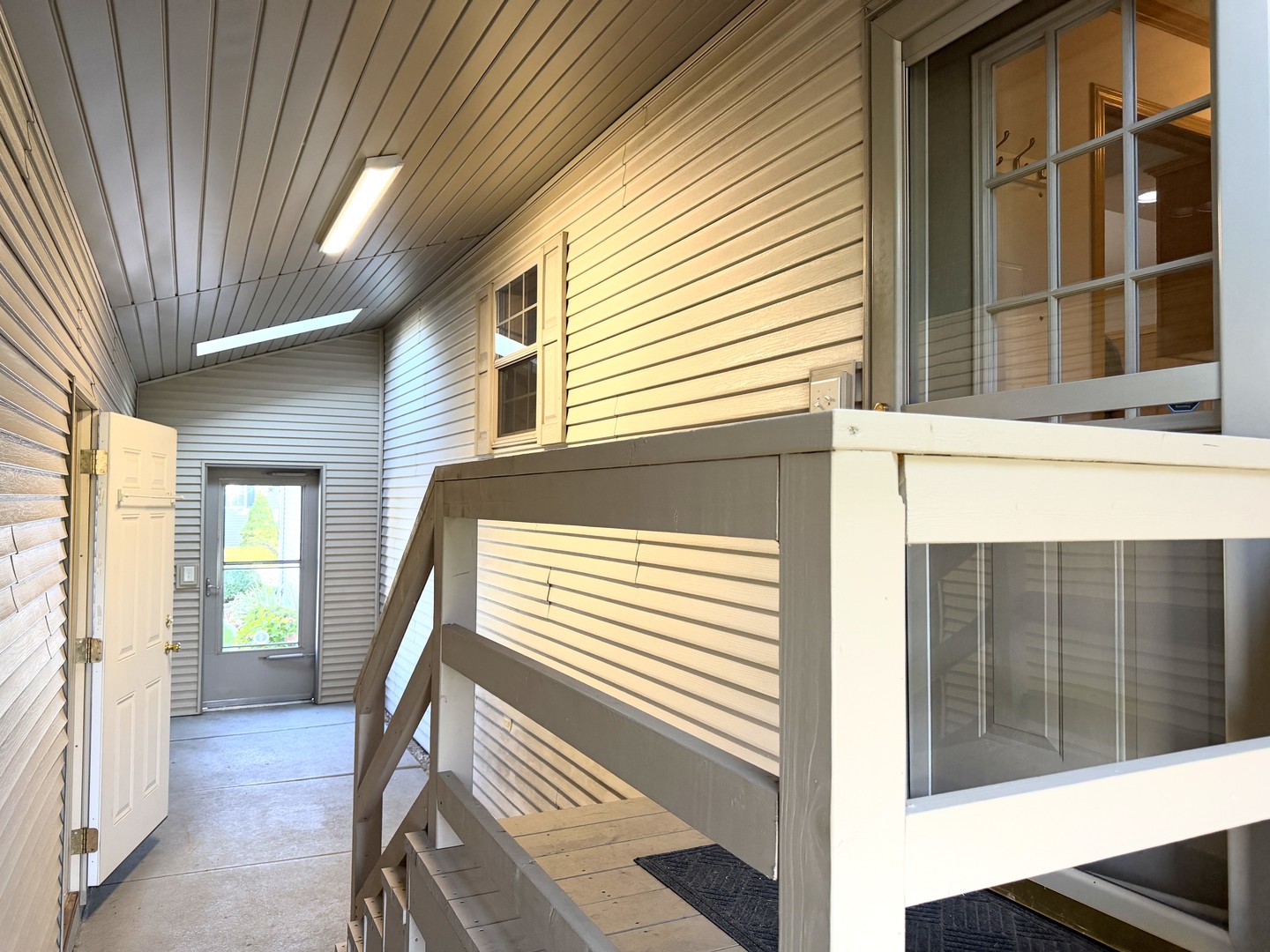 1013 Redbud Road Property Photo 5