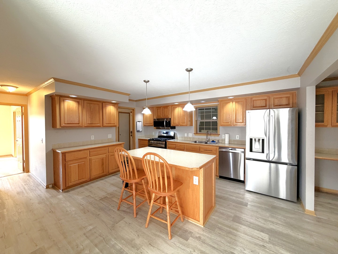 1013 Redbud Road Property Photo 12