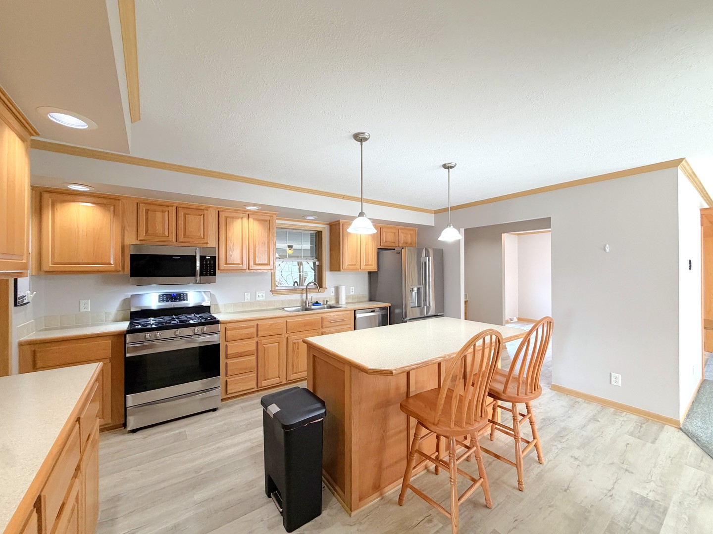 1013 Redbud Road Property Photo 14