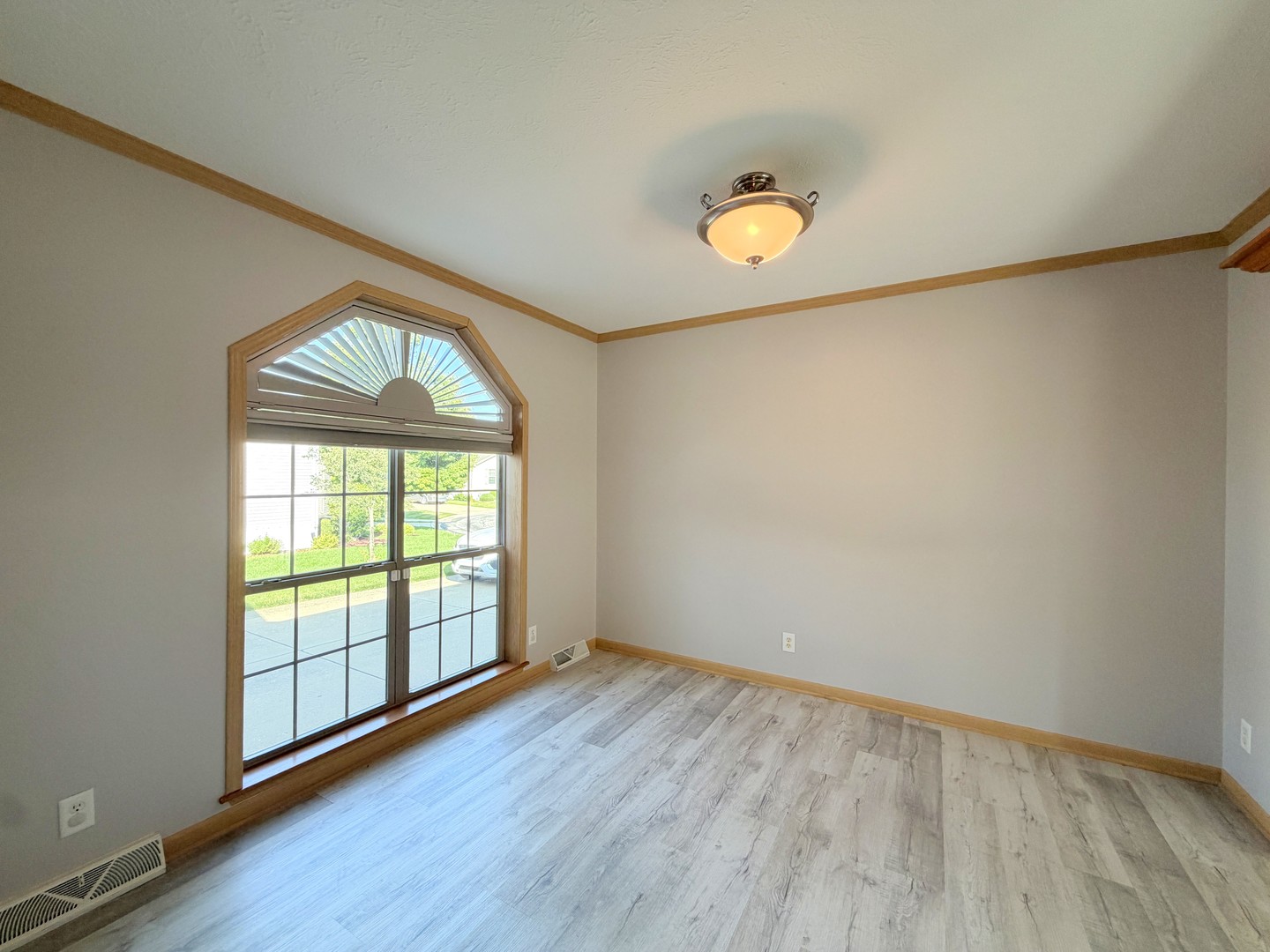 1013 Redbud Road Property Photo 17
