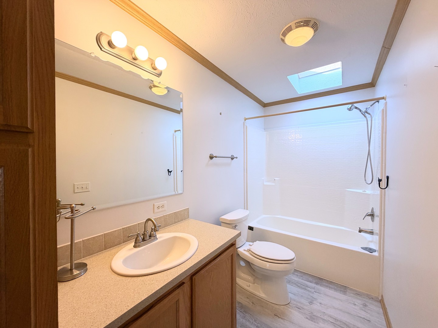 1013 Redbud Road Property Photo 19
