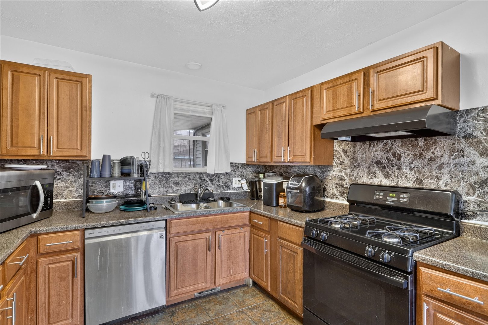 342 Frederick Avenue Property Photo 8