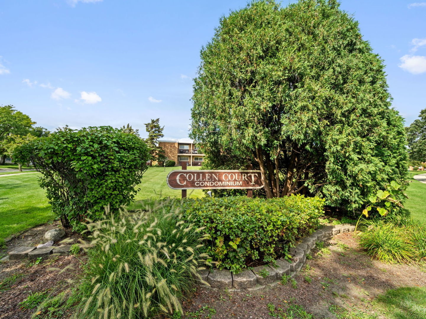 212 Collen Drive 121 Property Photo 1