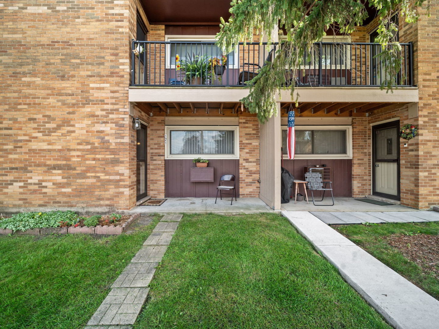 212 Collen Drive 121 Property Photo 4