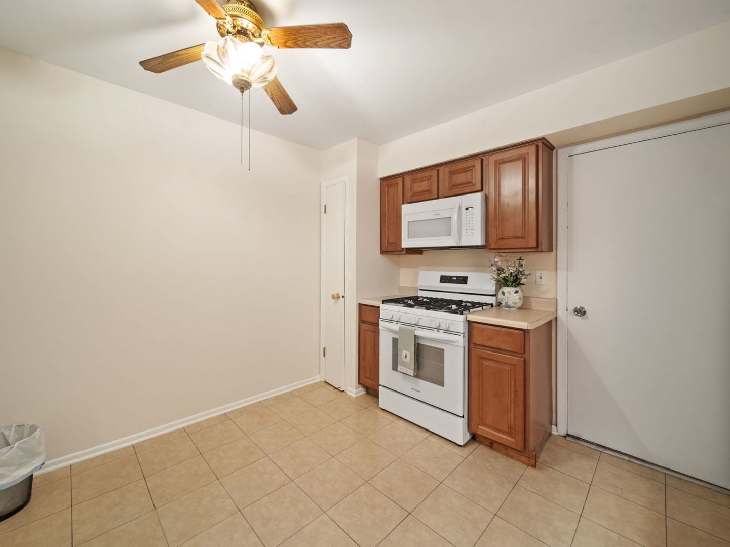 212 Collen Drive 121 Property Photo 12