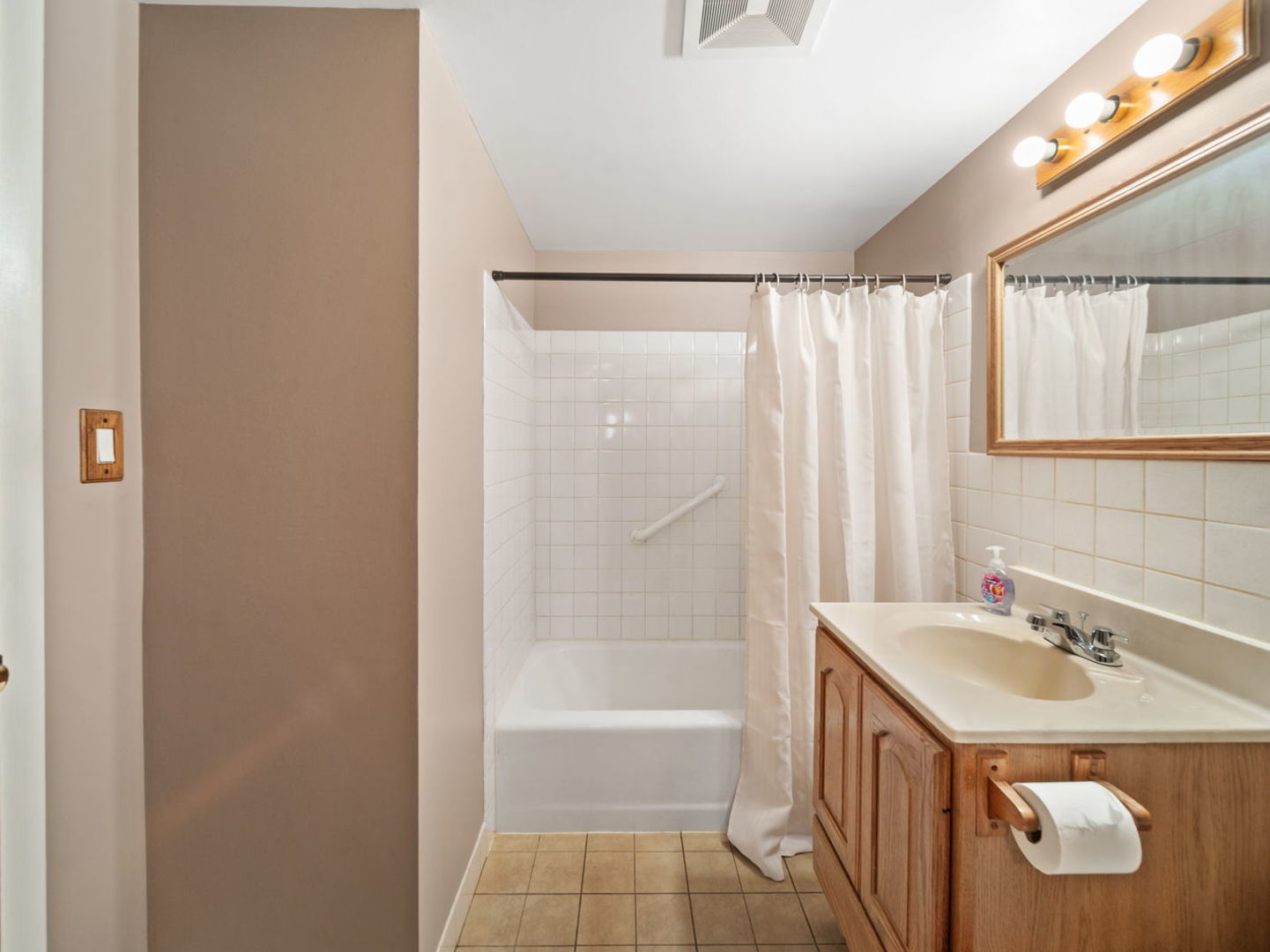 212 Collen Drive 121 Property Photo 16