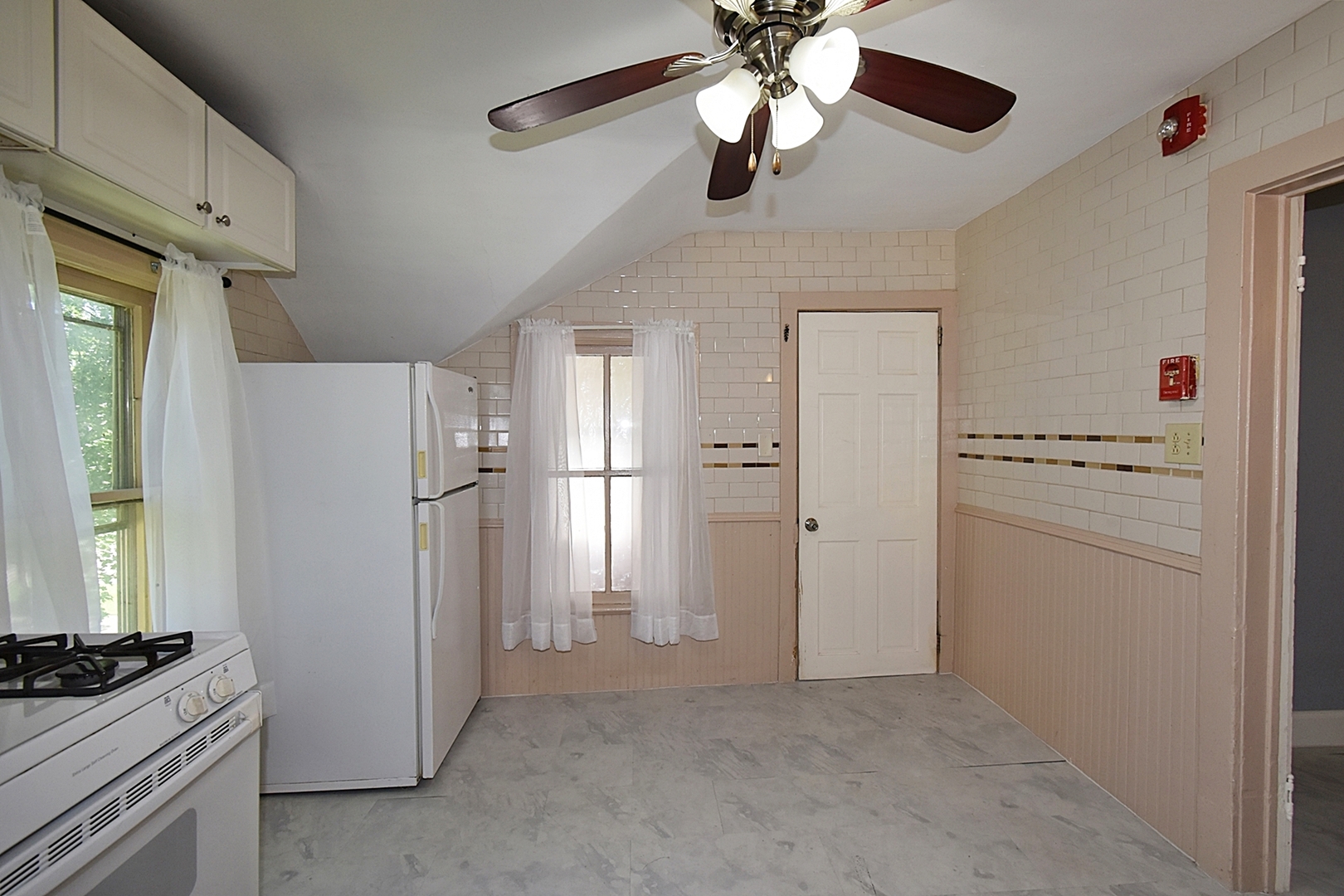 105 N Jefferson Street 2 Property Photo 4