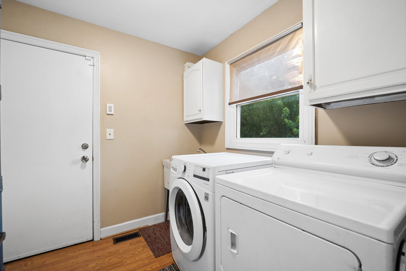 11n583 Howard Avenue Property Photo 23