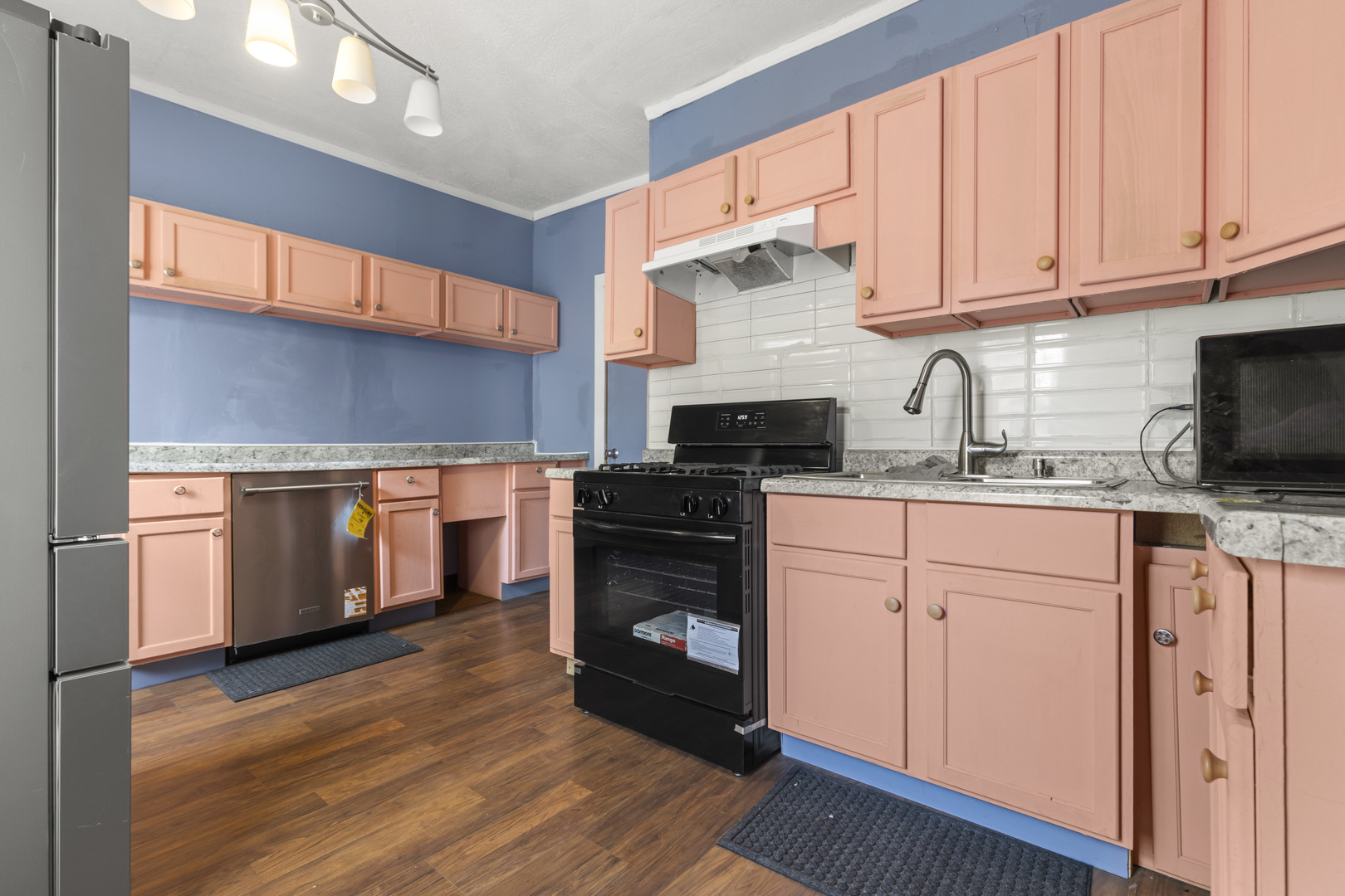 1202 Benton Street Property Photo 3