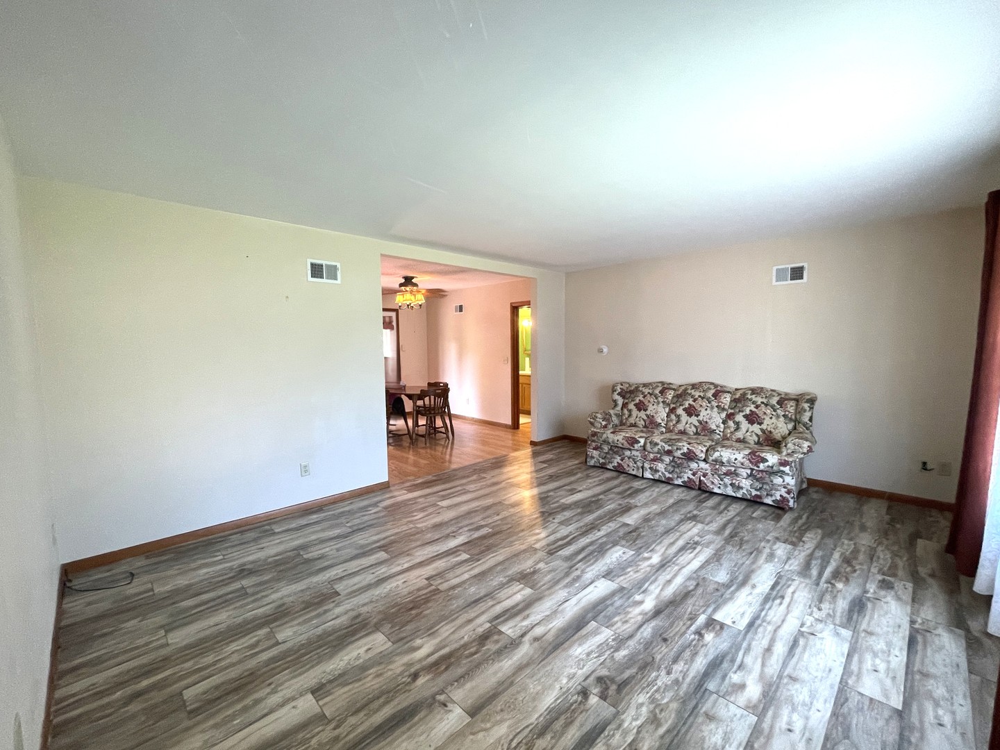 417 W 6th Street Property Photo 7