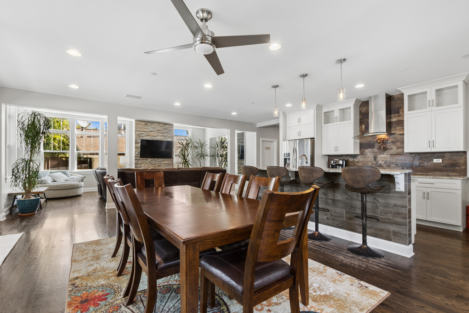 19108 W Lake View Avenue Property Photo 9