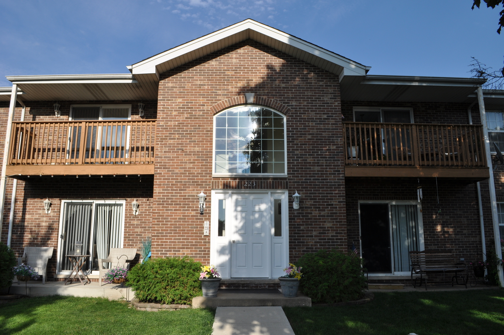 223 S Rush Street 2D Property Photo 1