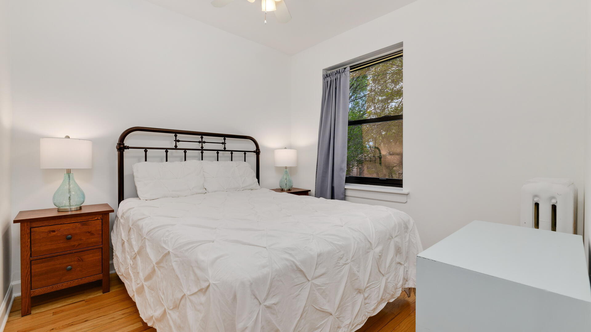 1850 W Lunt Avenue 2 Property Photo 9