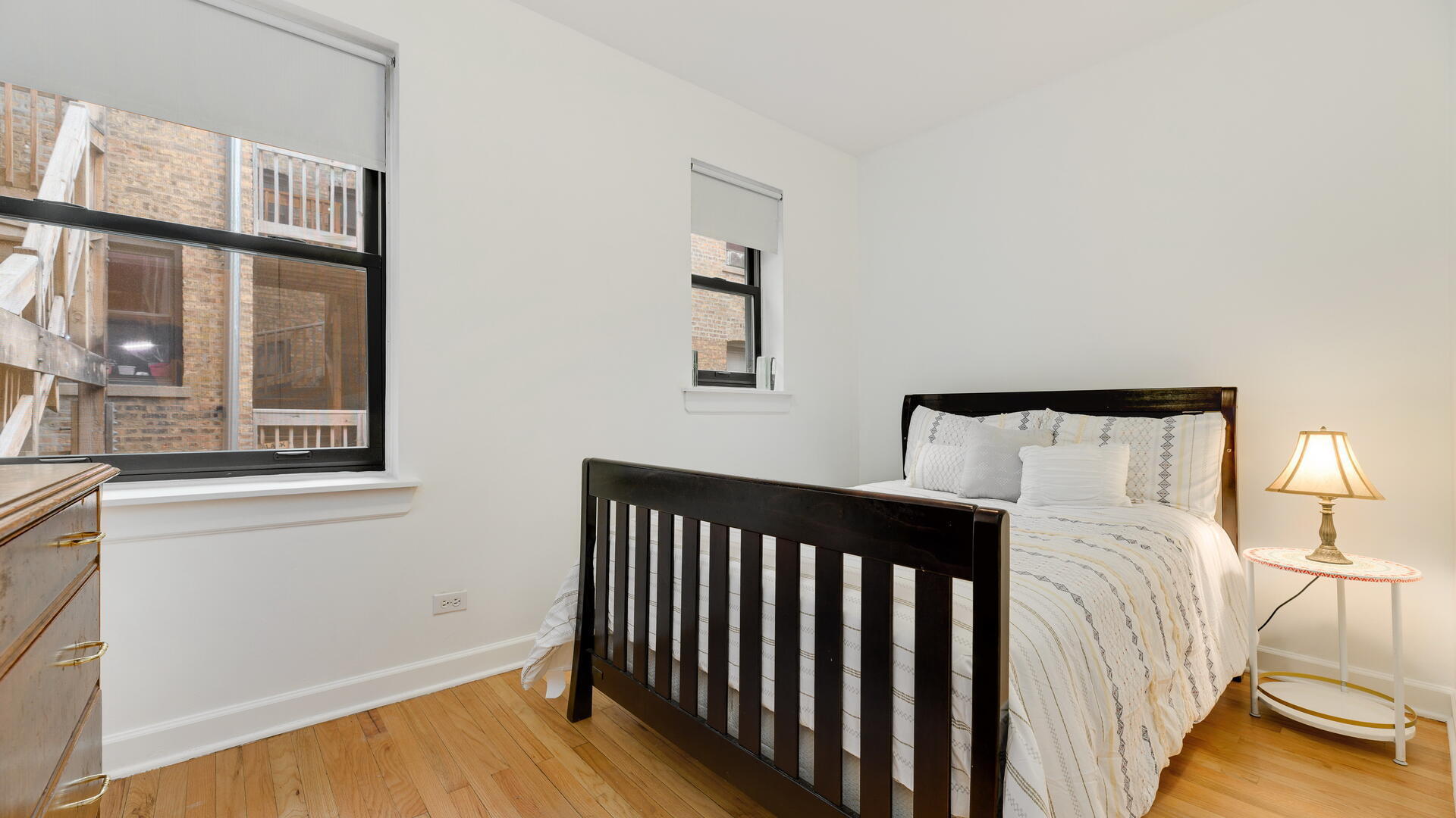 1850 W Lunt Avenue 2 Property Photo 10