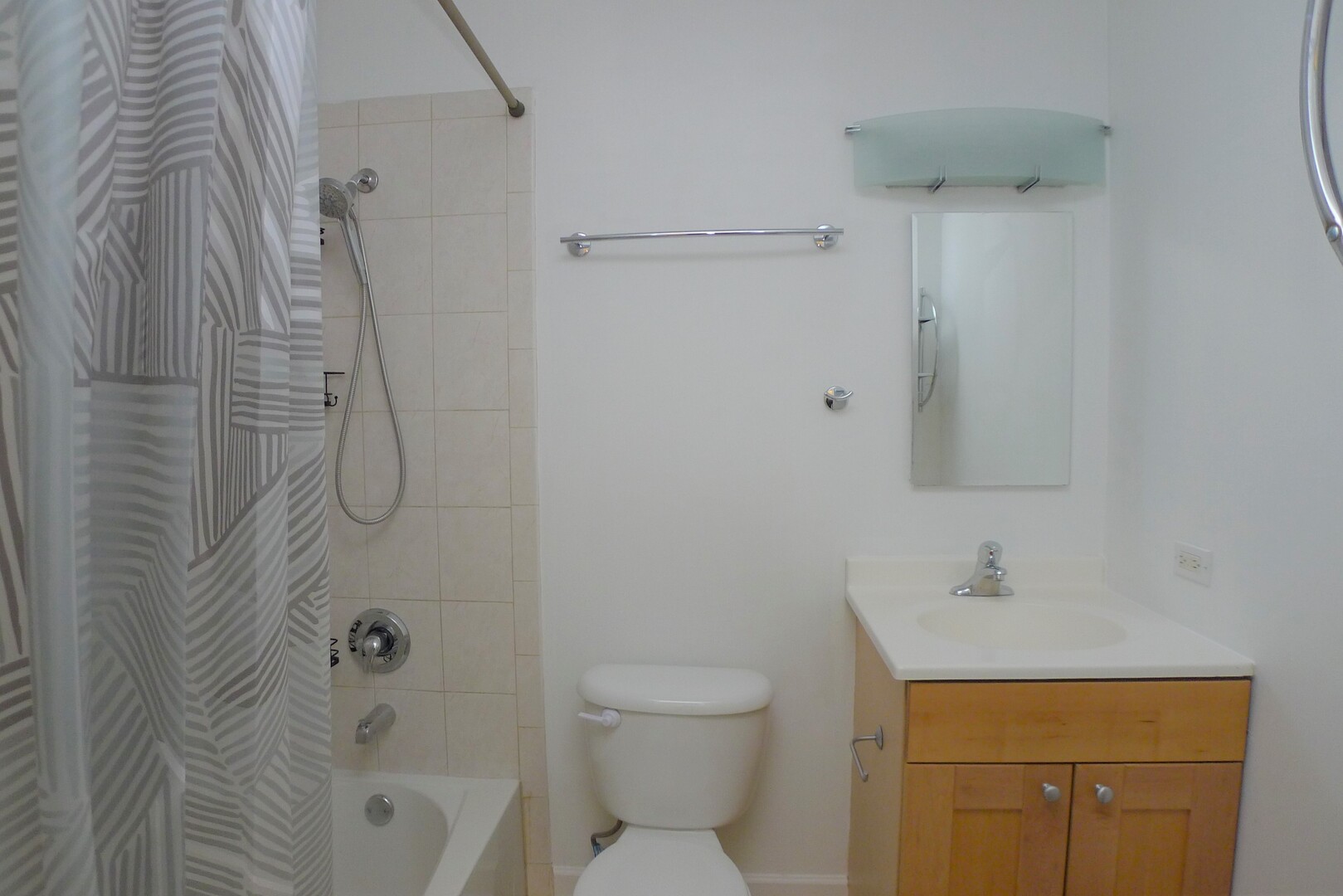 1850 W Lunt Avenue 2 Property Photo 11