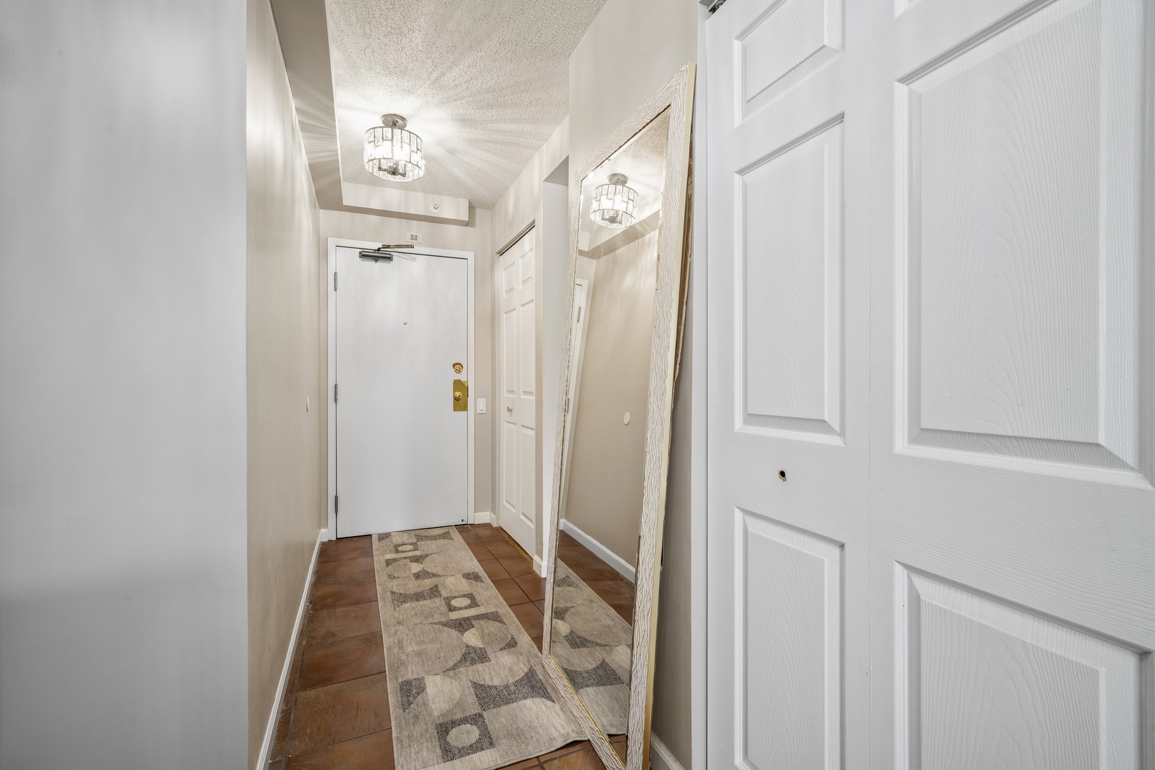 1840 Huntington Boulevard 305 Property Photo 4