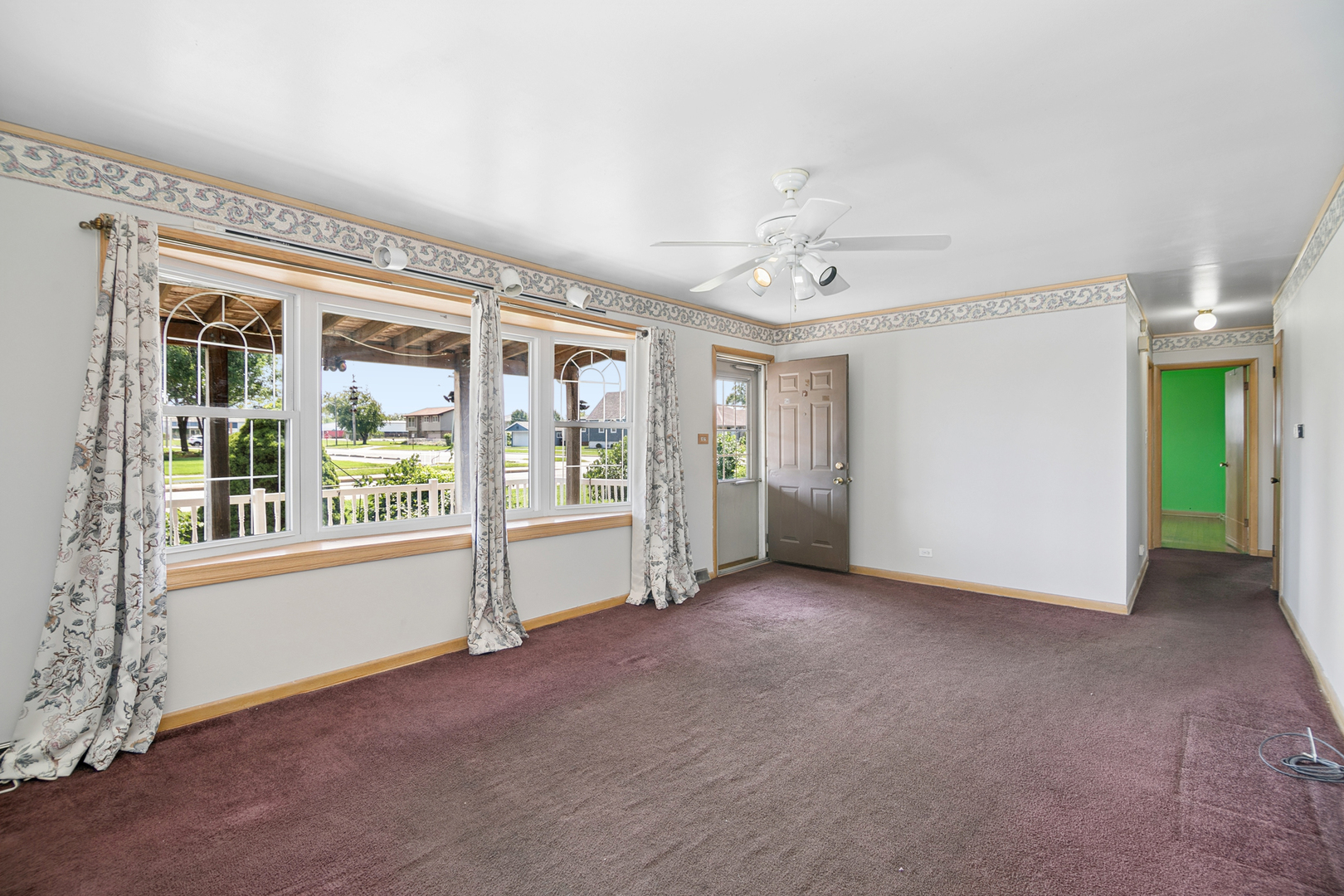 7840 W 76th Street Property Photo 5