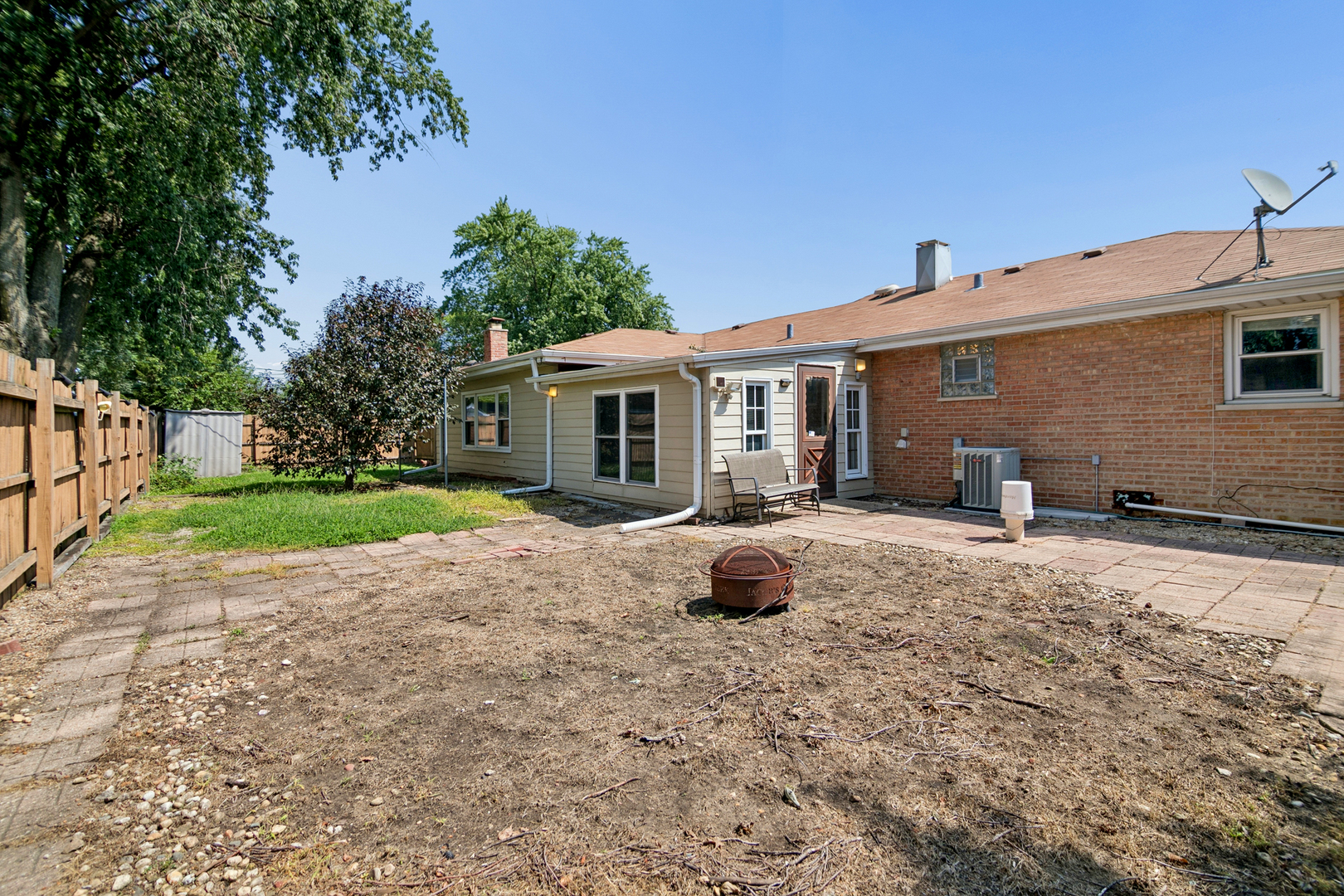 7840 W 76th Street Property Photo 17