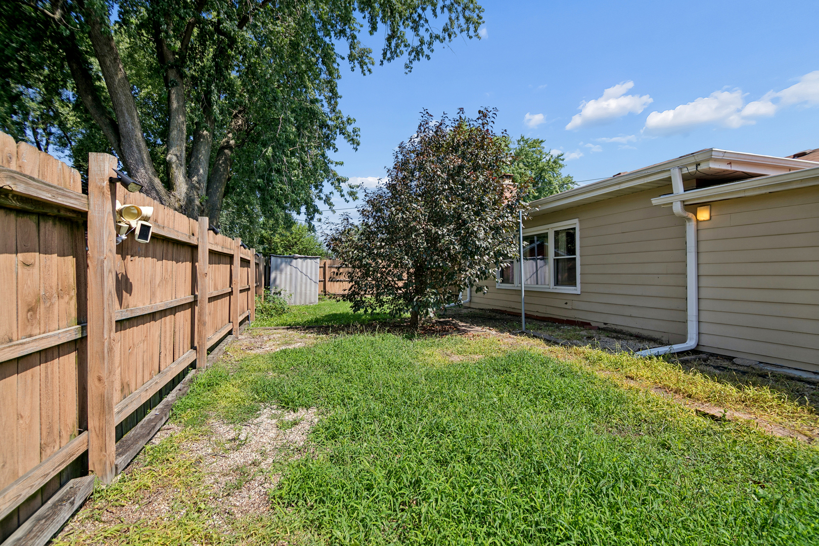 7840 W 76th Street Property Photo 18