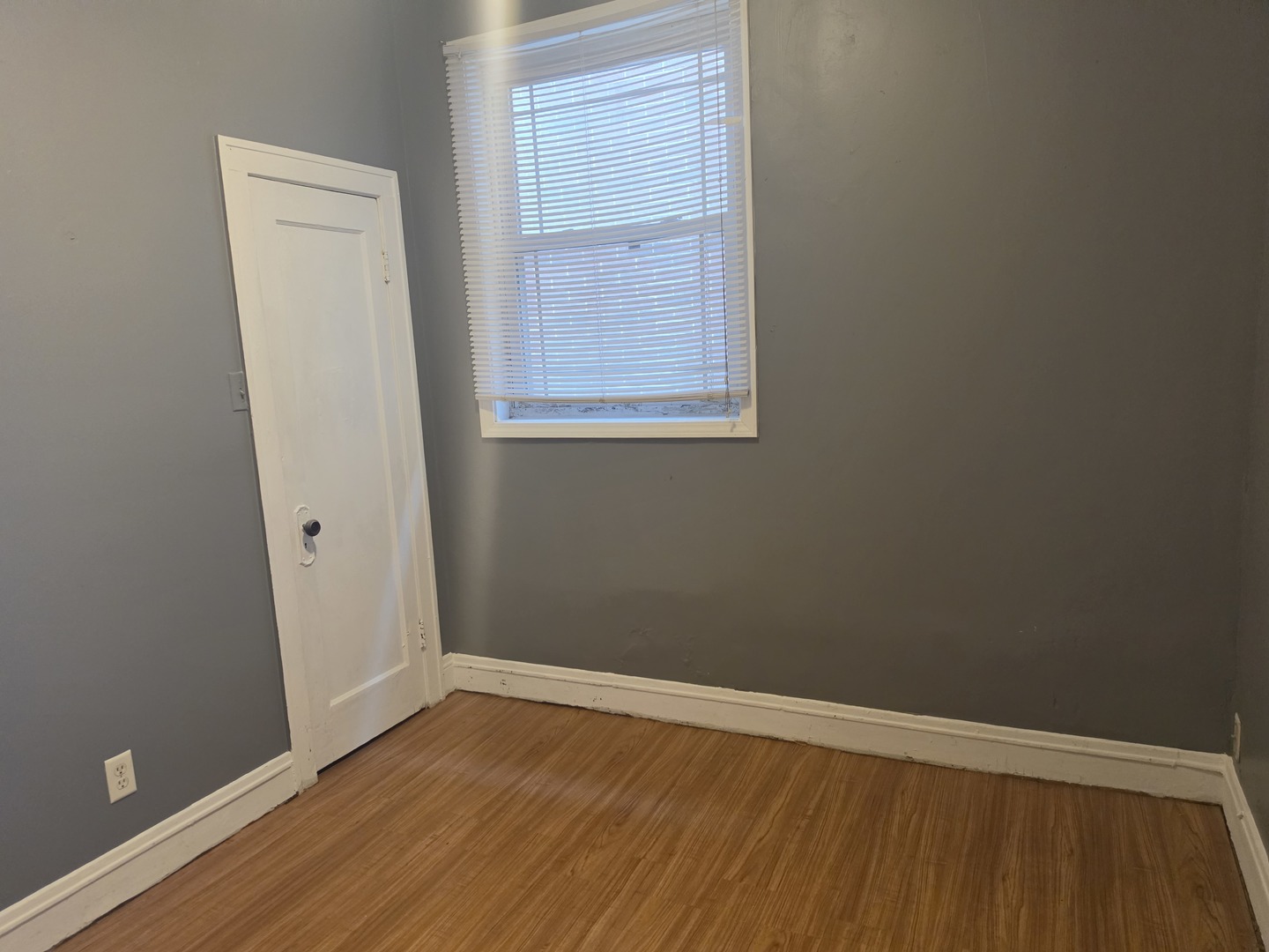 232 W 111th Place Property Photo 5