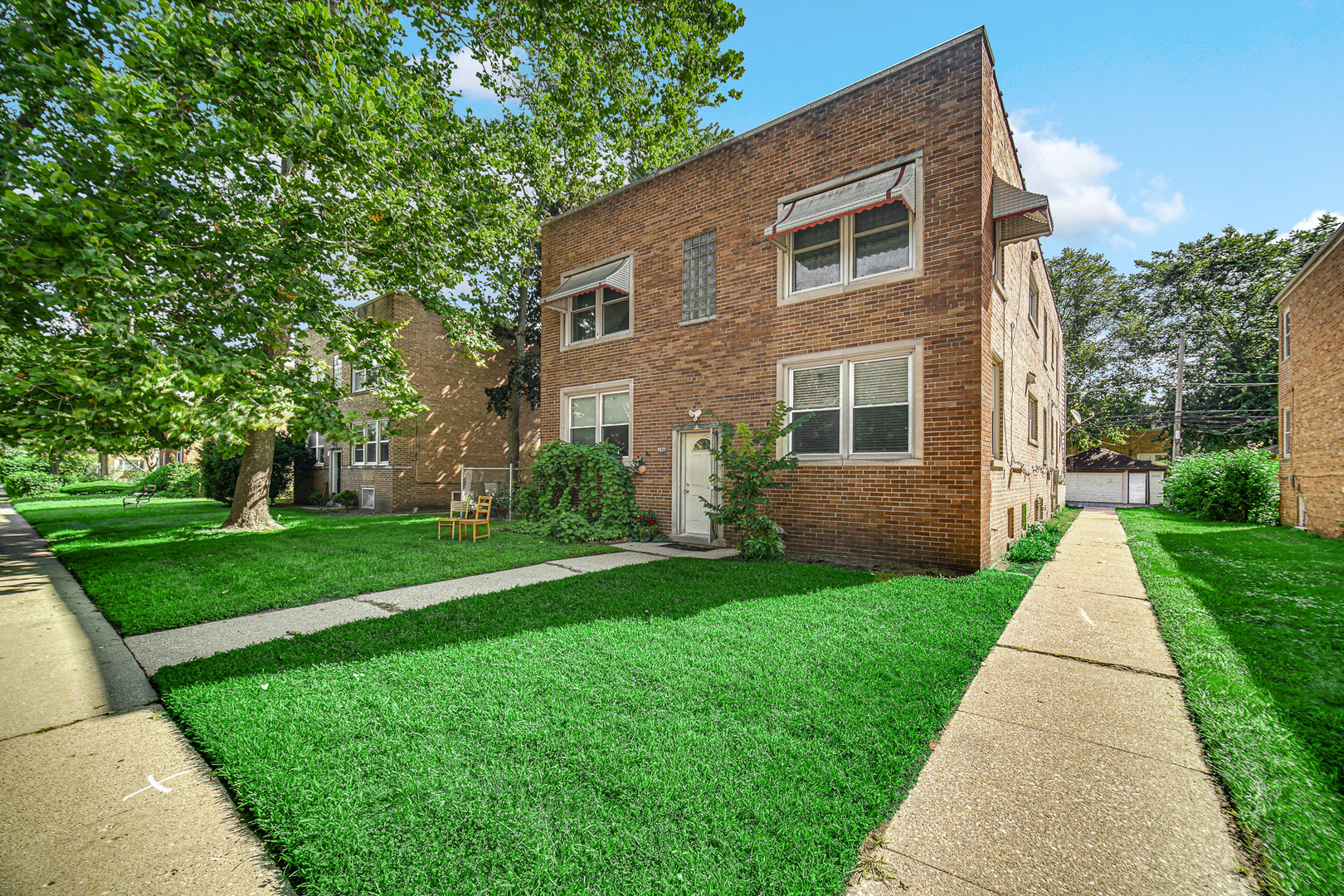 9039 La Crosse Avenue 1s Property Photo 1