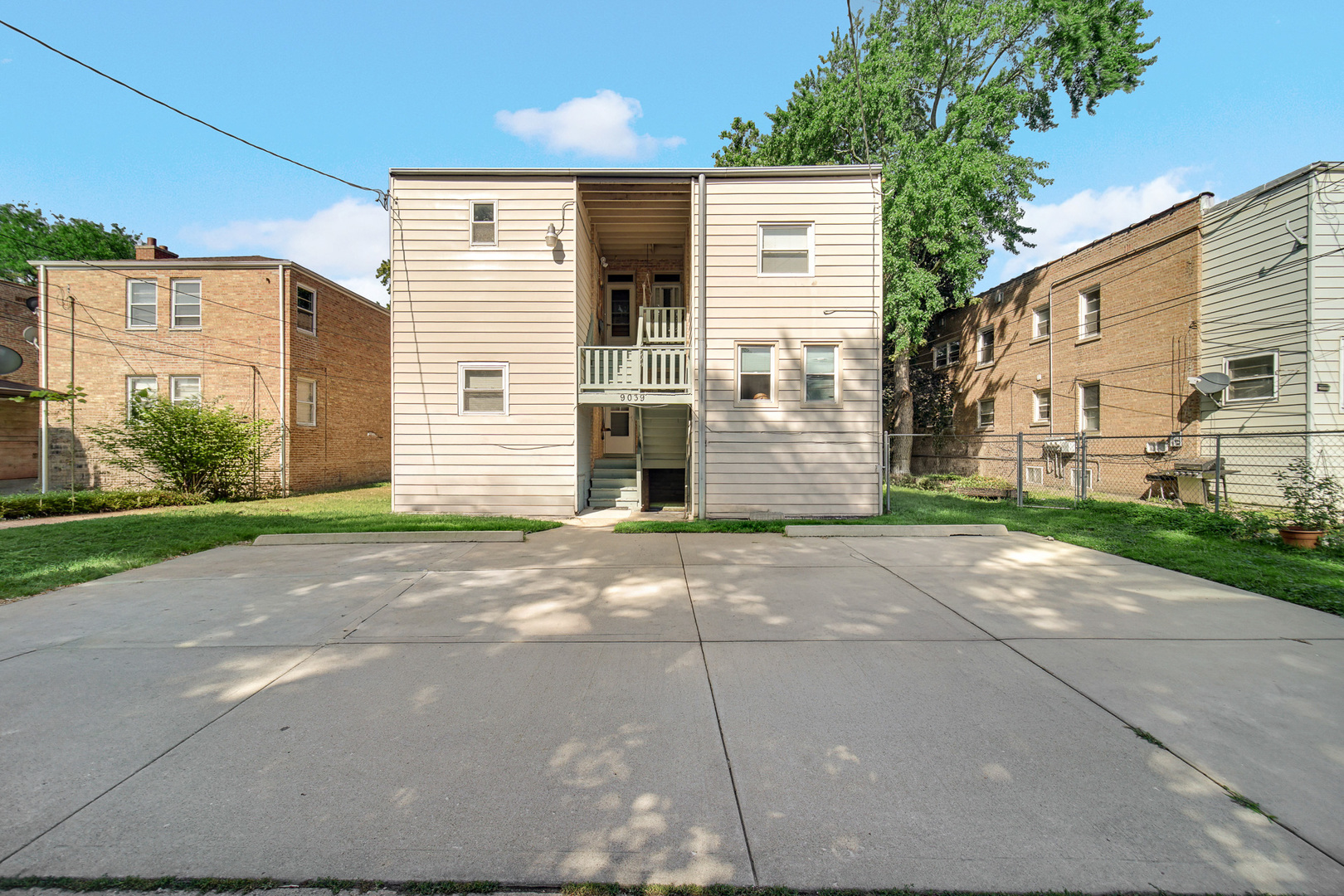 9039 La Crosse Avenue 1s Property Photo 15