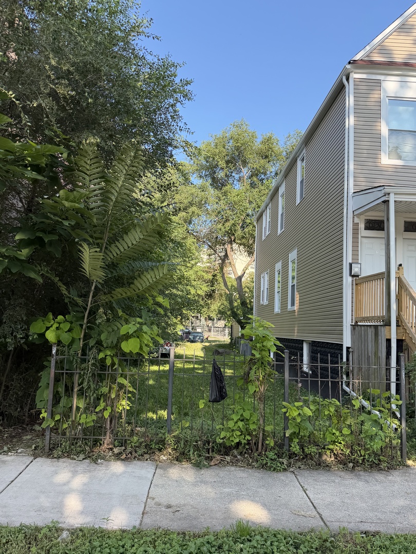 6135 S Morgan Street Property Photo 1