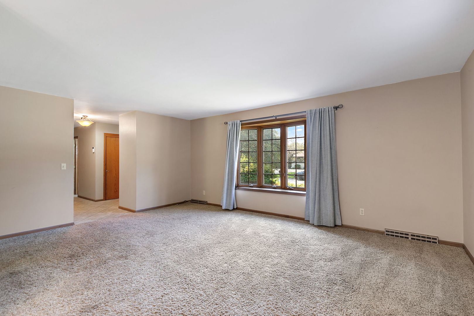 5848 Weymouth Drive Property Photo 4