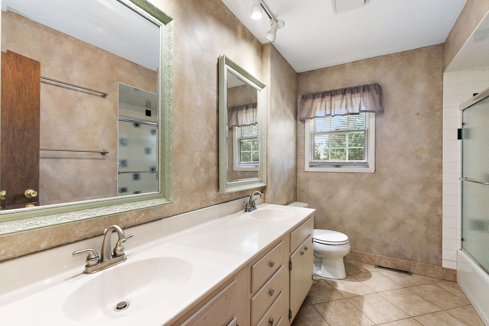 5848 Weymouth Drive Property Photo 14