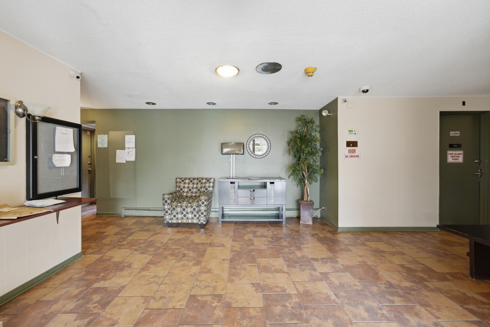 7650 W Altgeld Street 305 Property Photo 4