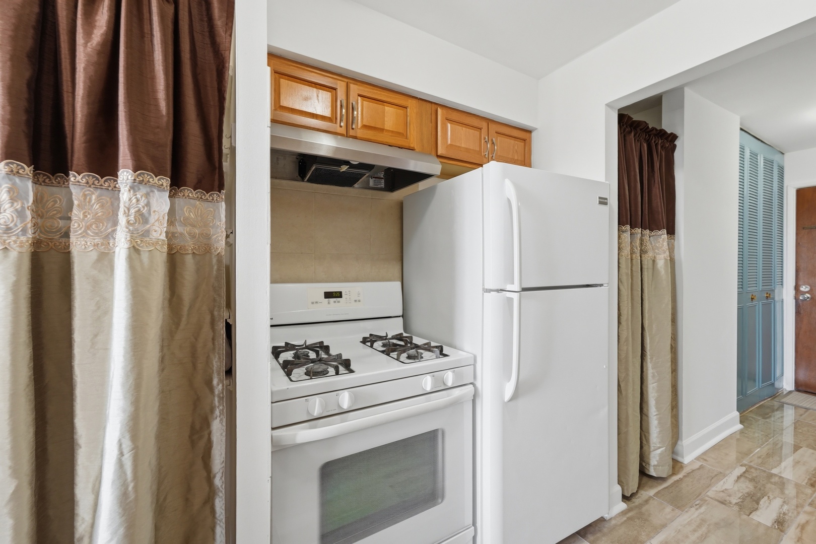 7650 W Altgeld Street 305 Property Photo 8
