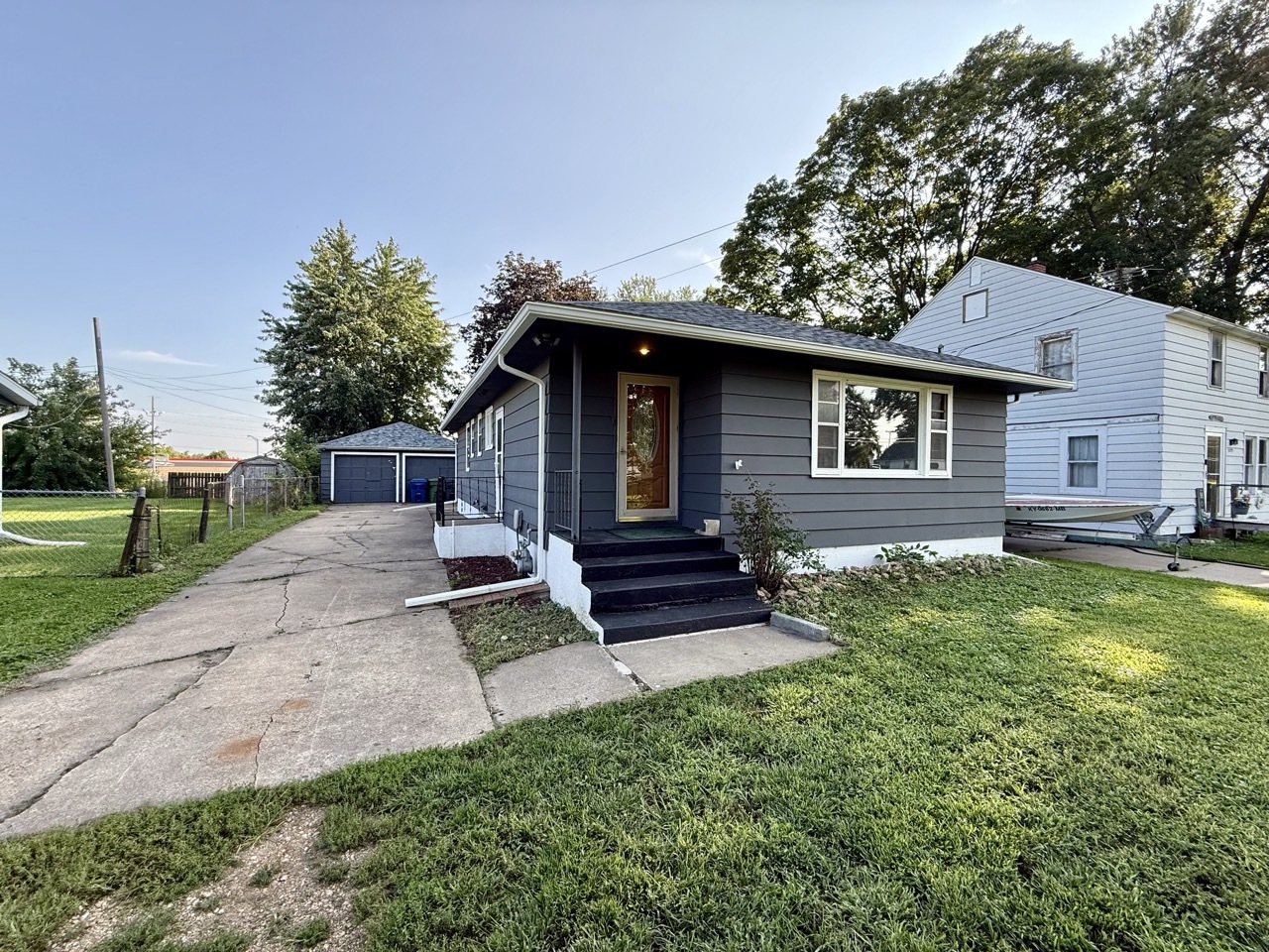 1525 27th Avenue Property Photo 2