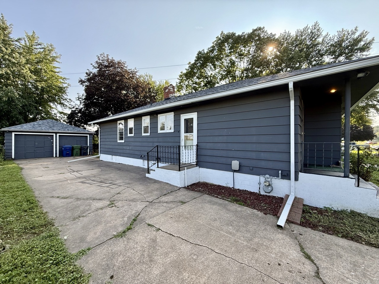 1525 27th Avenue Property Photo 3
