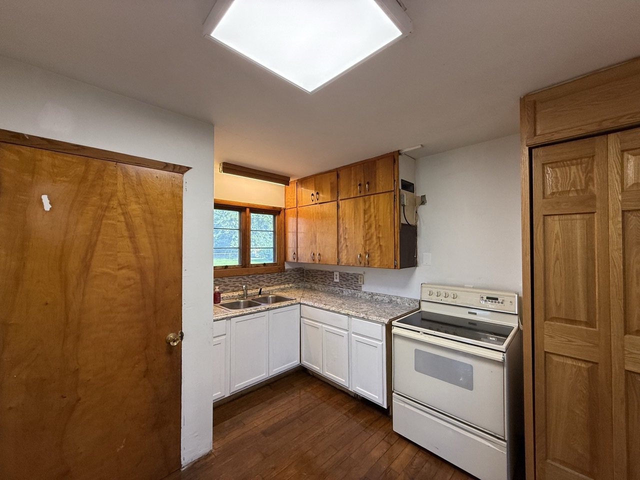 1525 27th Avenue Property Photo 14